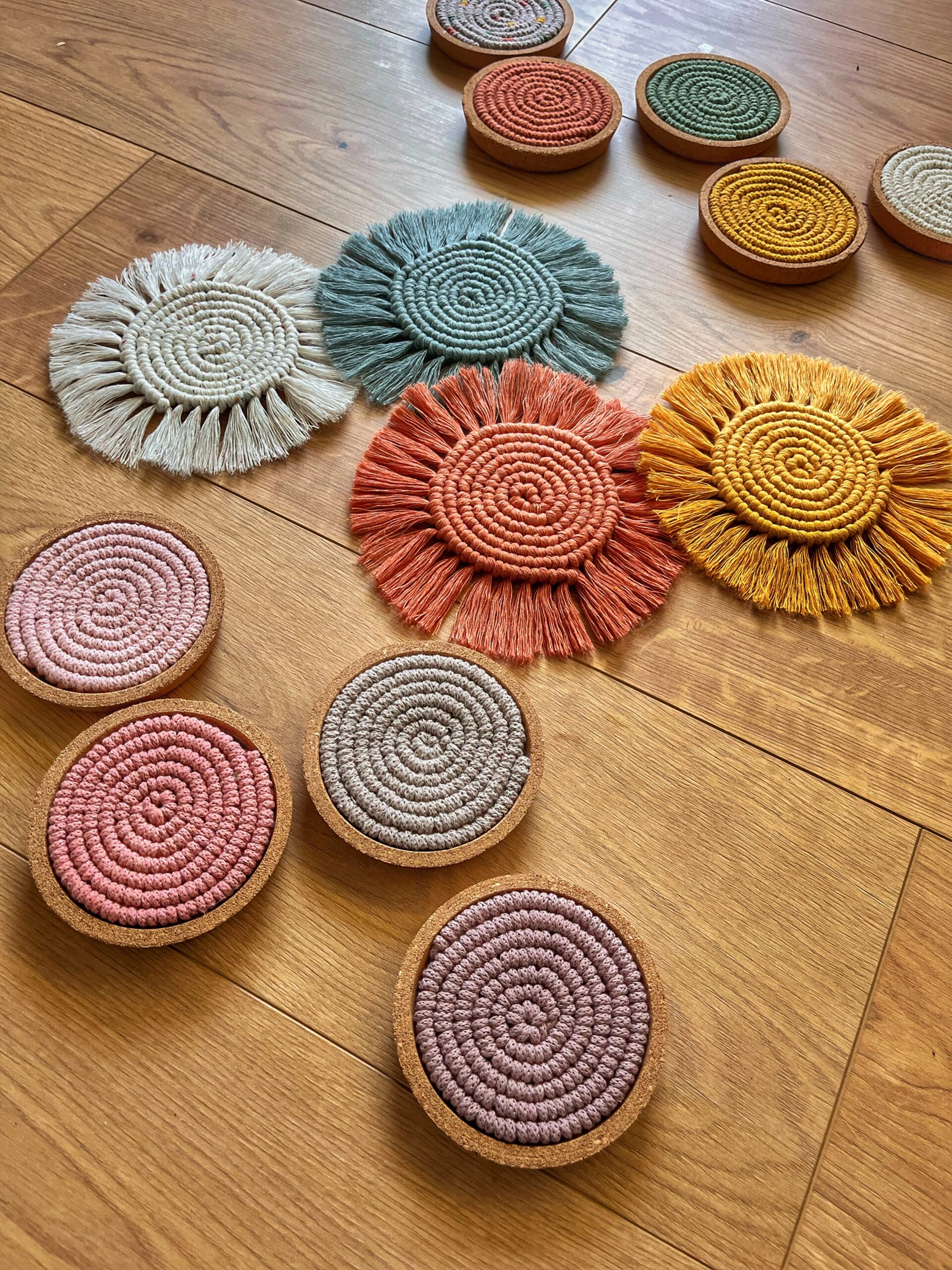 Makramee Workshop, Produkt Untersetzer Boho und Kork - Werkraumliebe DagnyHilpert